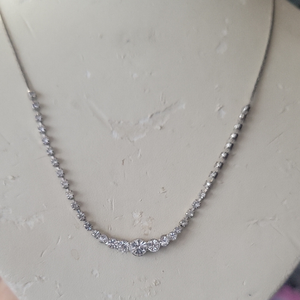 Graduated Rhinestone  Necklace